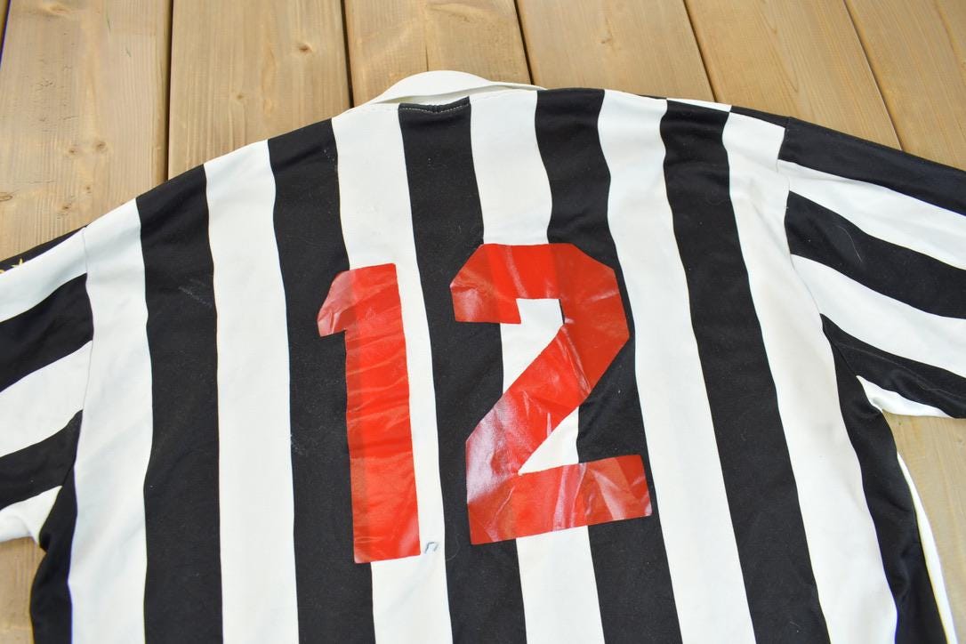 Vintage 1999 Kappa Juventus Home Soccer Jersey