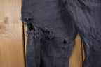 Vintage 1990s Levi's Distressed 550 Red Tab Jeans Size 30 x 32