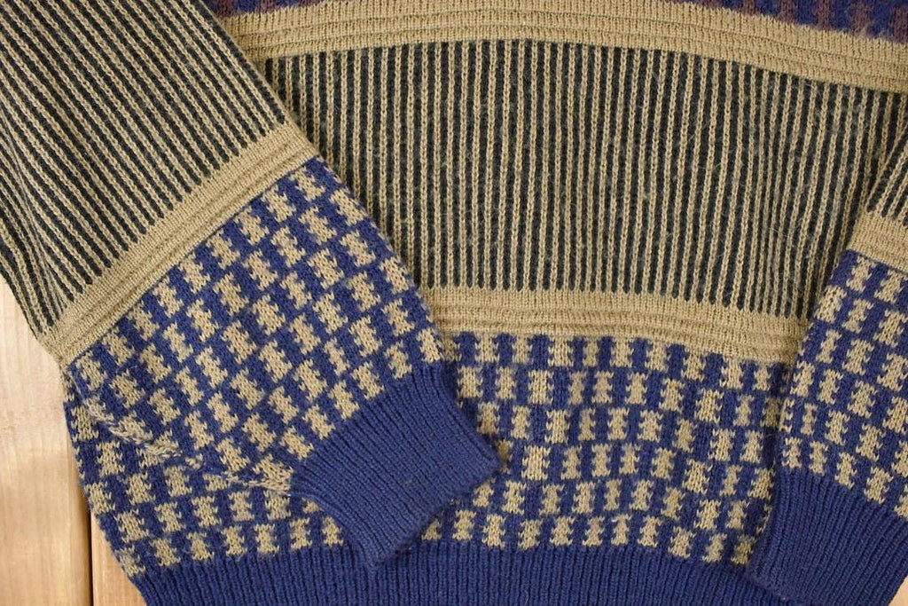 Vintage 1990s Saturdays Abstract Striped Knit Crewneck Sweater Men's M