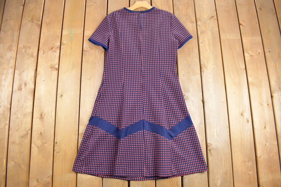 Vintage 1960s Plaid Short Sleeve Mod Mini Dress / True Vintage / Retro Style / Gogo Dress