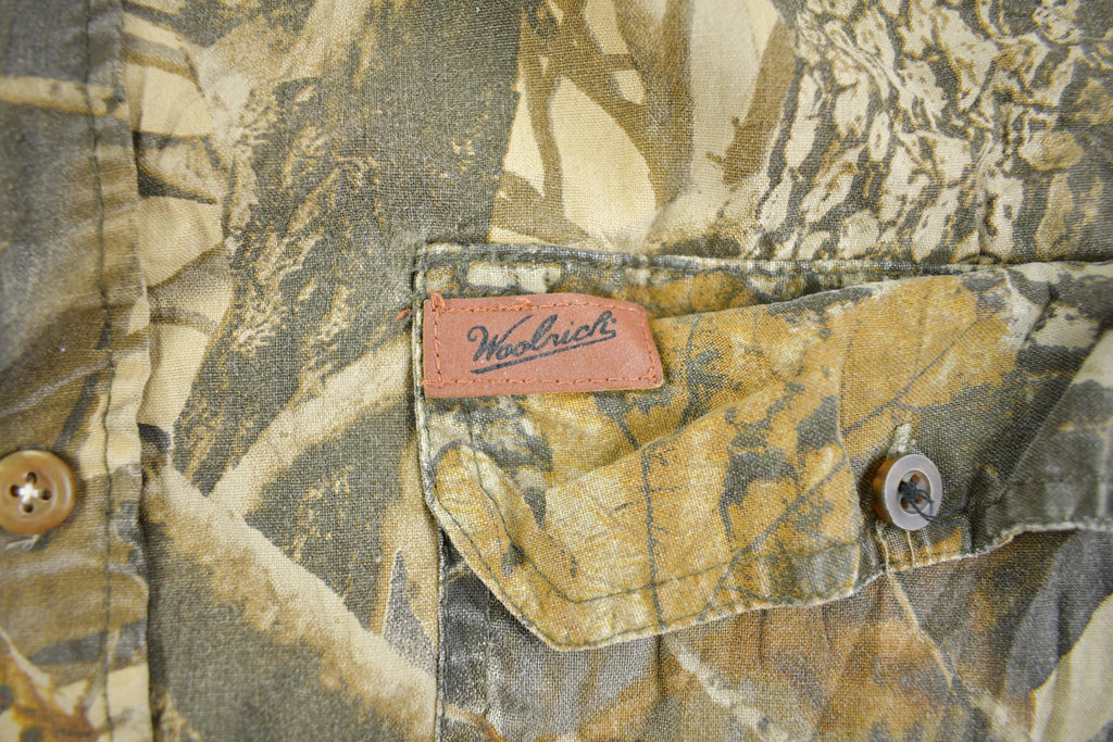 Vintage 1990s Woolrich Real Tree Forest Camo Short Sleeved Button Up Shirt