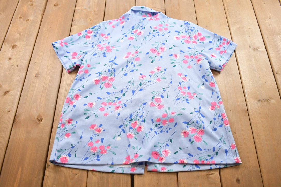 Vintage 1990s Land 'n Sea Floral Summer Button Up Shirt / Made in USA / Floral Pattern / Casual Shirt / Double Pocket / Single Stitch