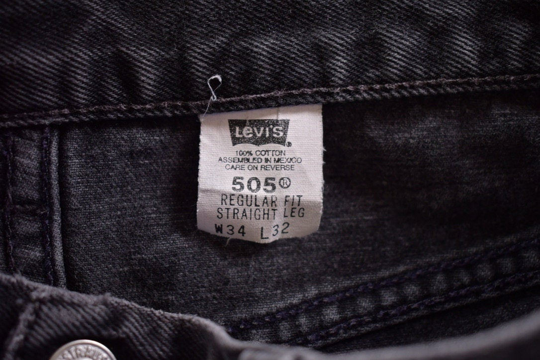 Vintage 1990s Black Levi's 505 Red Tab Denim Jeans Size 32 x 31.5