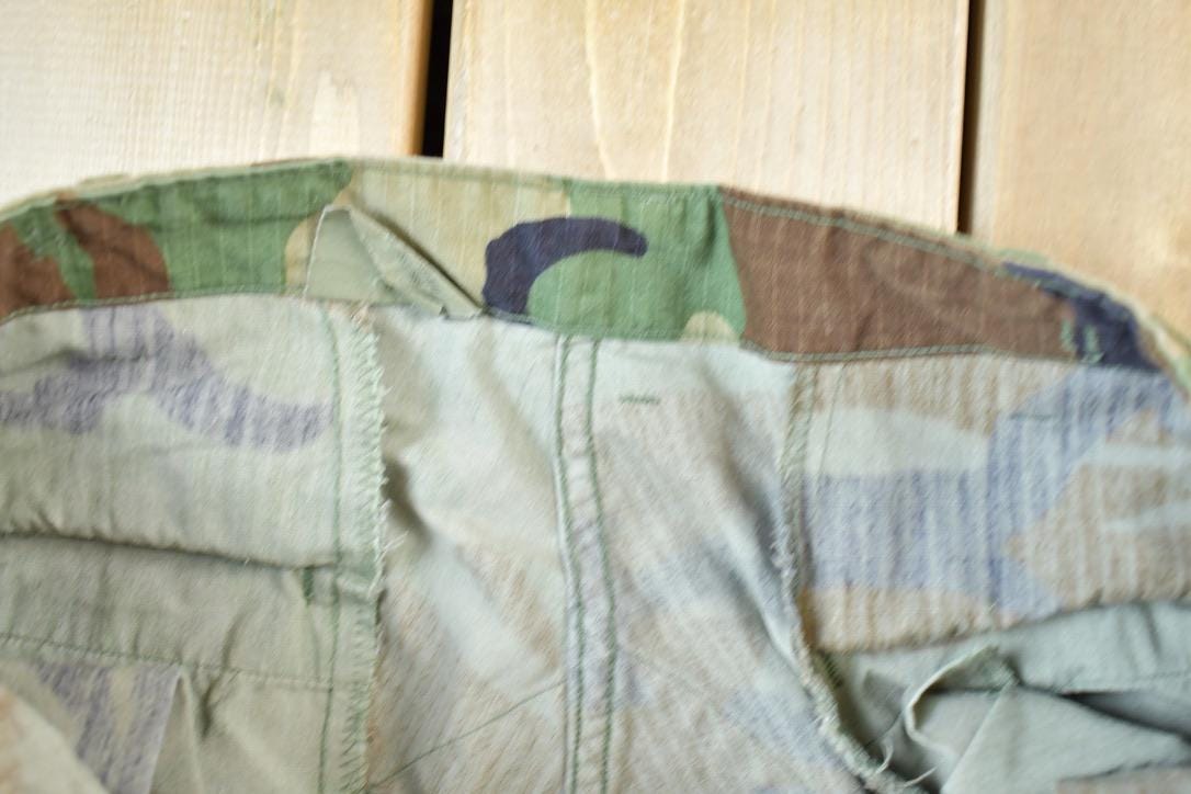 Vintage 1990s Army Camouflage Cargo Pants Size 34 x 28 Made In