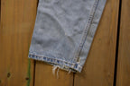 Vintage 1990s Levi's 550 Red Tab Distressed Denim Jeans Size 32 x 31
