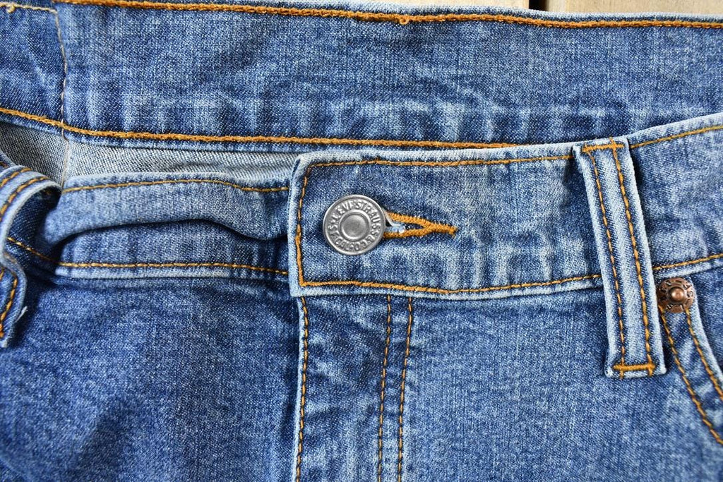 Vintage 2000s Levis Red Tab 550 Denim Jeans Size 28 x 28