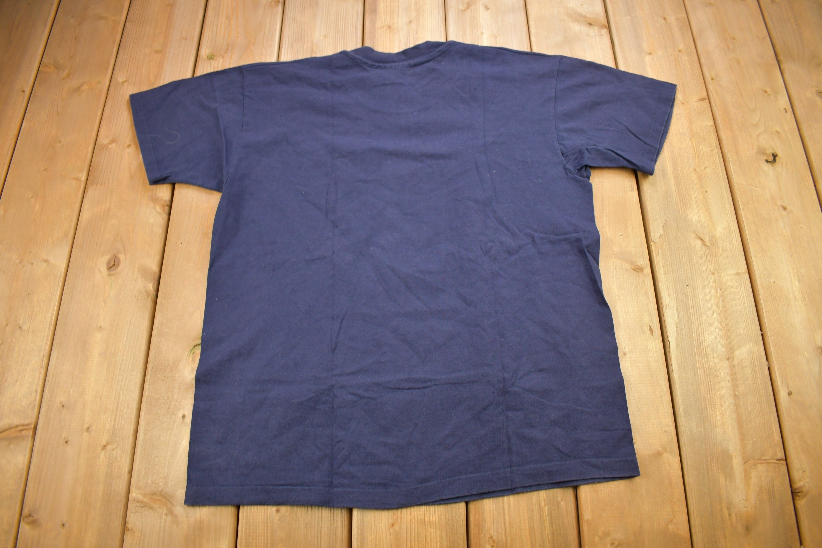 Vintage 1990s Hugs & Kisses Graphic T Shirt