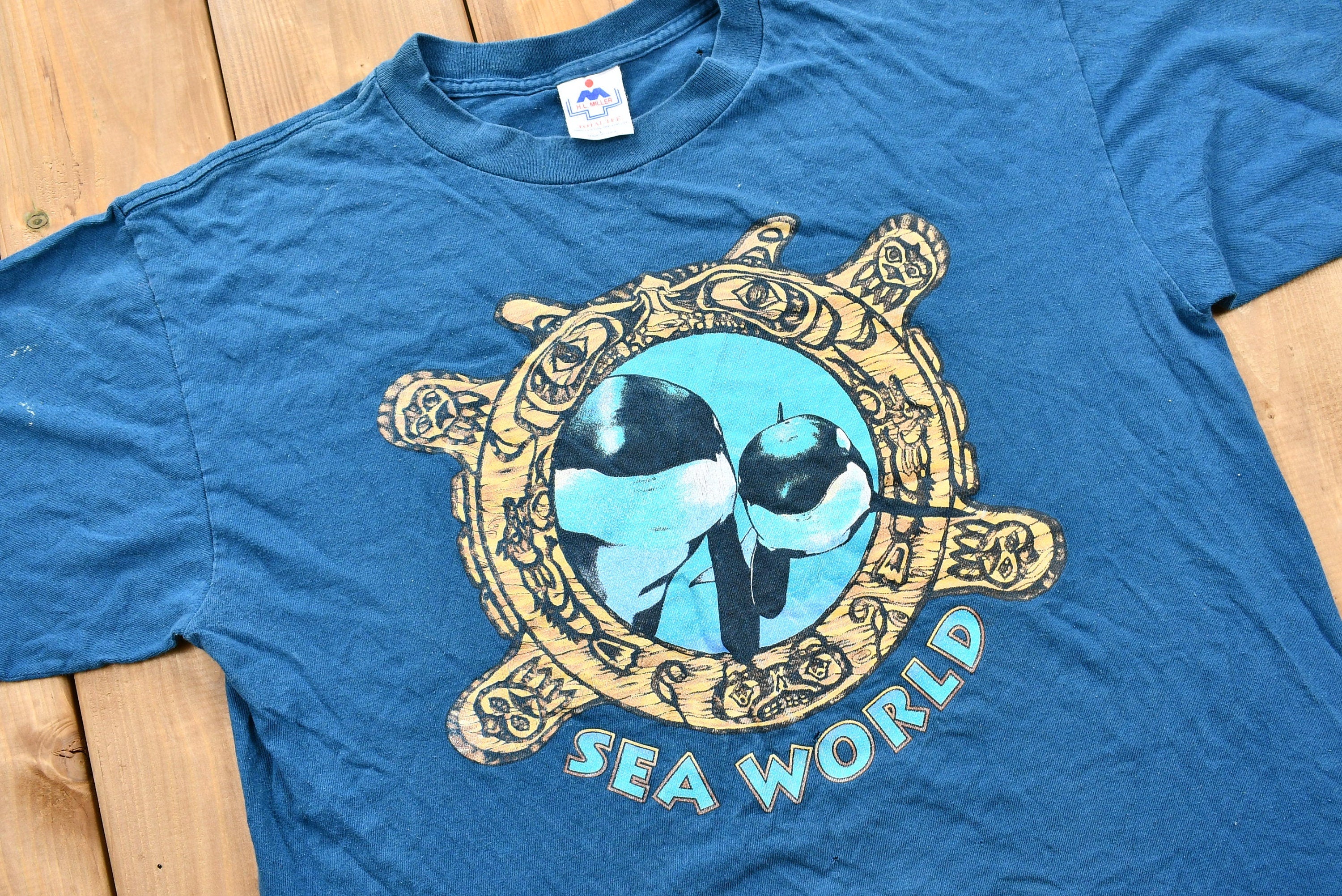 Vintage 1990s Sea World Orca Killer Whales T-Shirt