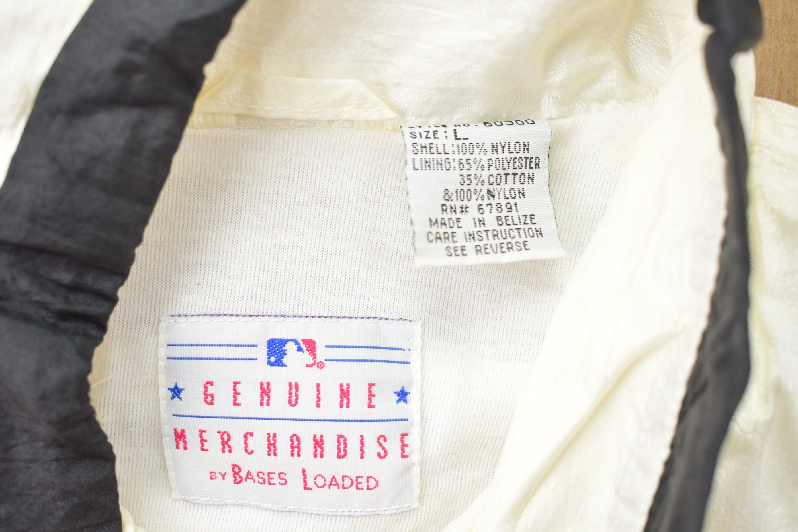 Vintage 1980s Chicago White Sox MLB Windbreaker Jacket