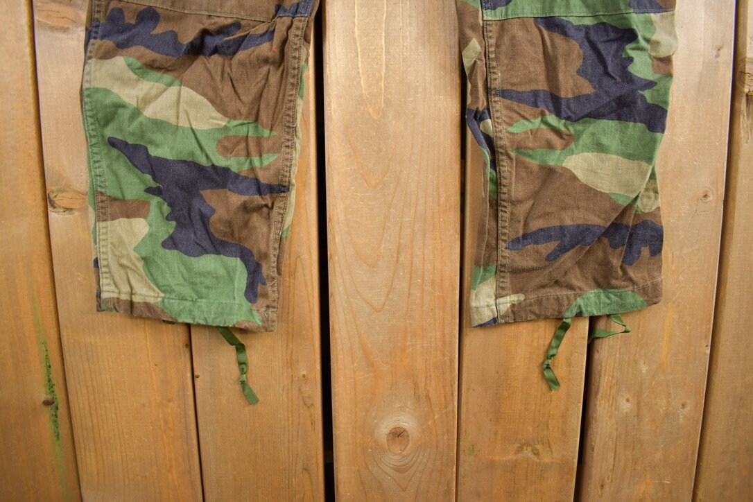 Vintage 1990s Army Camouflage Cargo Pants Size 31x29