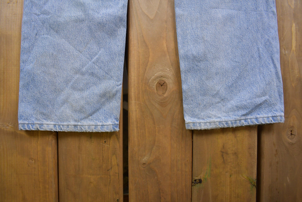 Vintage 1990's Lee Blue Light Wash Knee Distressing Jeans 32 x 32