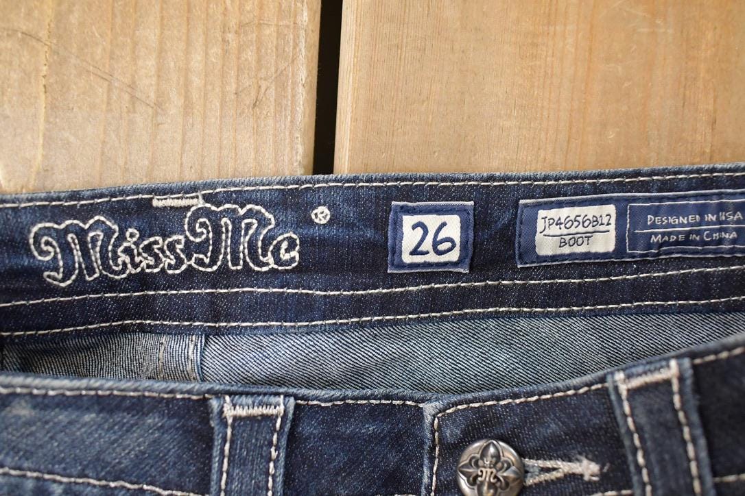 Vintage Deadstock Y2K Miss Me Bedazzled Low Rise Jeans Women's Size 26x31