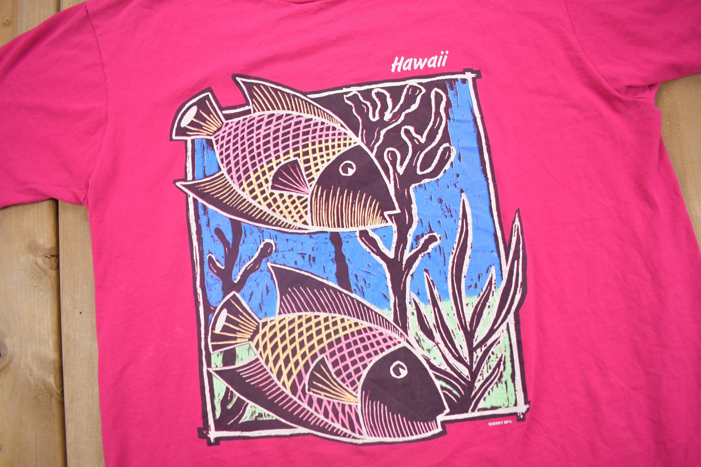 Vintage 1980s Hawaii Fish Graphic T-Shirt