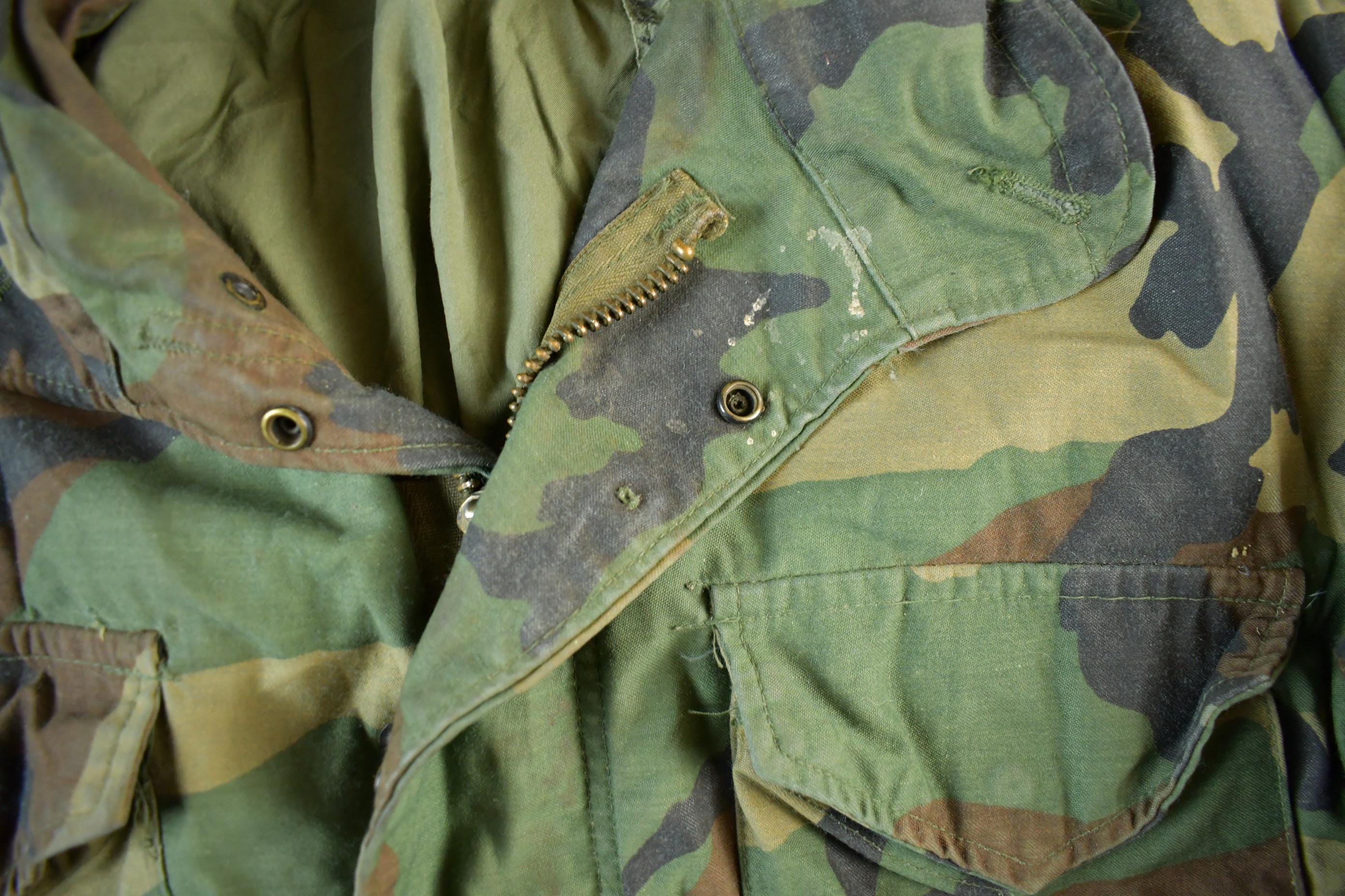 Vintage 1980s Military Woodland Camo Combat Field Jacket Men's Medium