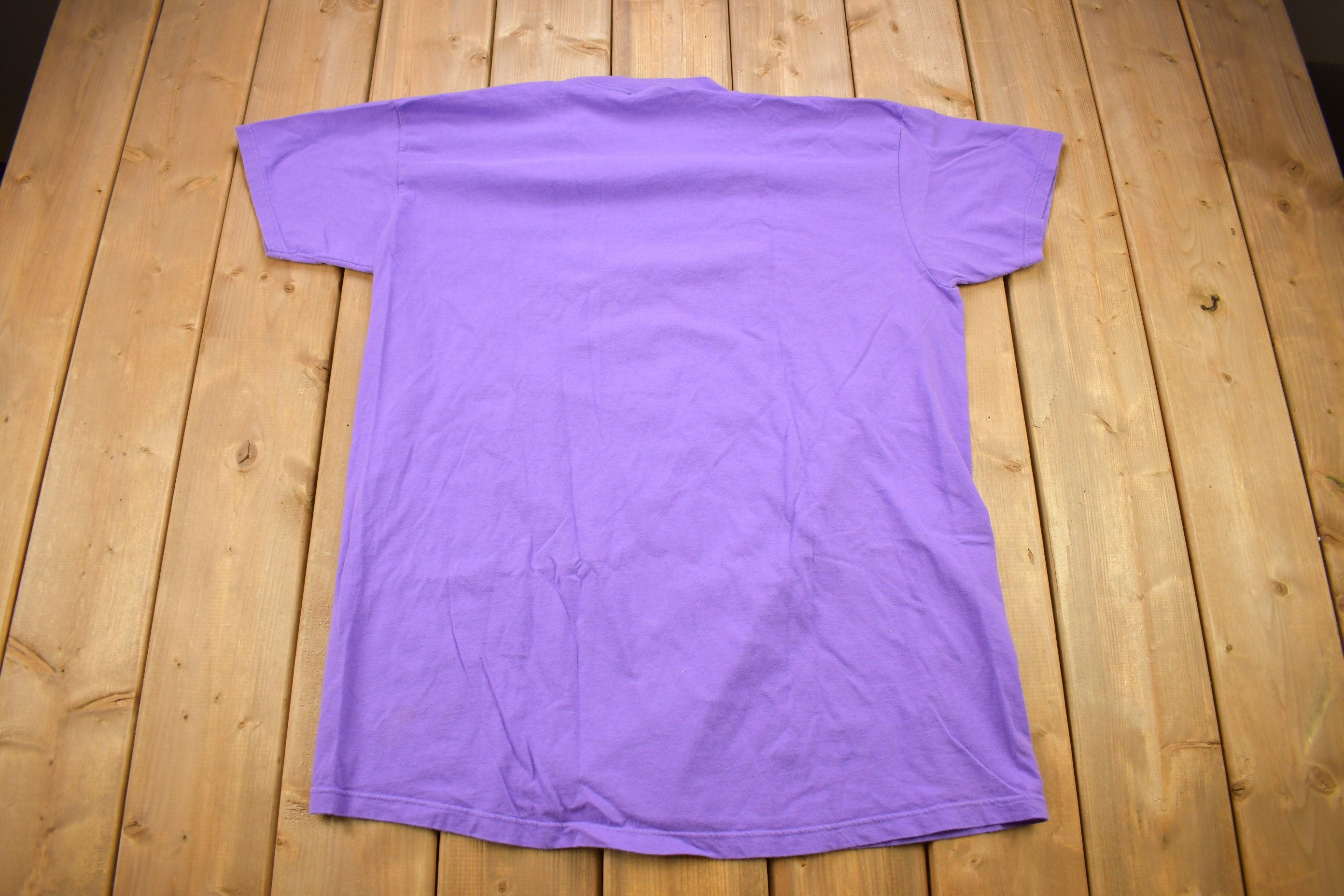 Vintage 1990s Winnie The Pooh "Friends are For Leaning" T-Shirt