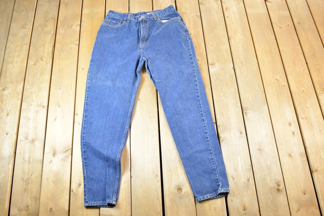 Vintage 1990s Levi Strauss Red Tab Denim Jeans Size 32 x 32 Made In USA