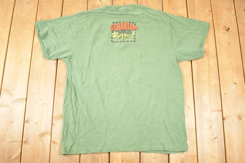 Vintage 1990s Canadian Rugged Daffy Duck Looney Tunes Fishing Souvenir T-Shirt Men's XL