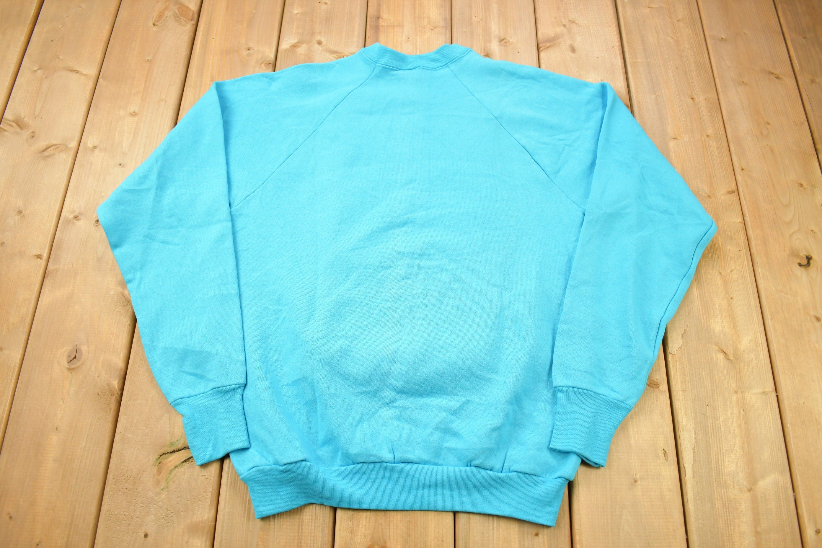 Vintage 1990s Martha's Vineyard Raglan Crewneck Sweatshirt