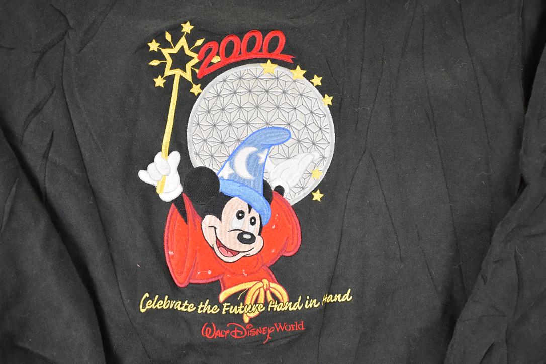 Vintage Y2K Walt Disney World Embroidered Crewneck Sweater Men's M