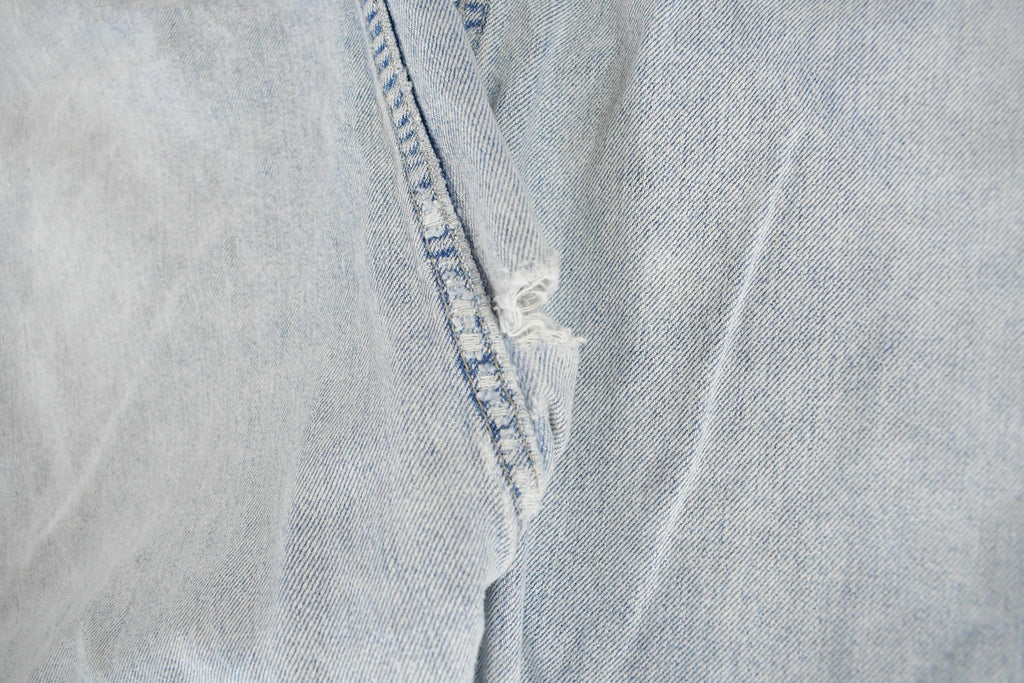 Vintage 1990s Levi's Distressed Relaxed Fit Denim Jeans Men's 32 x 29