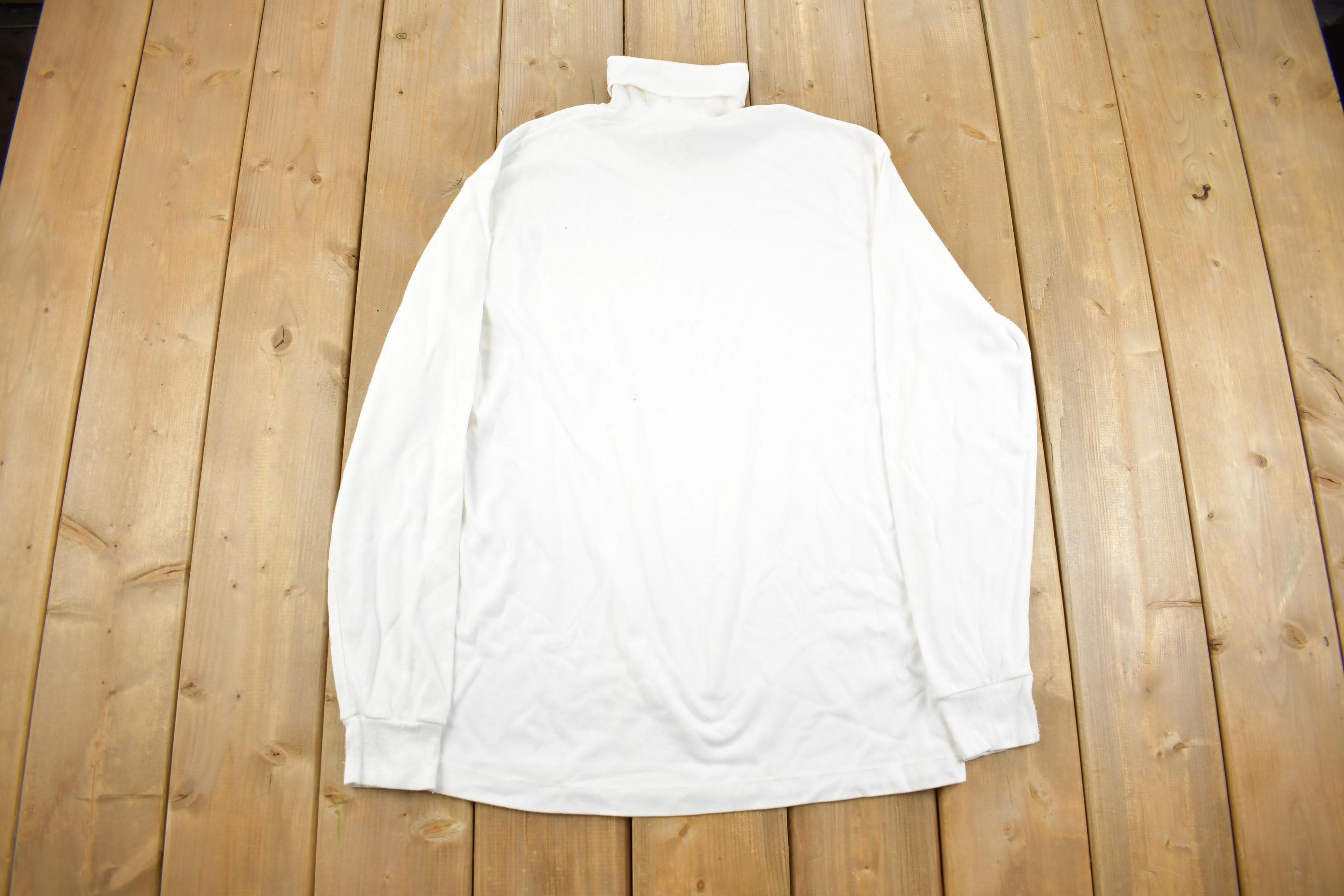 Vintage 1990s Igloo Winter Sports Turtle Neck
