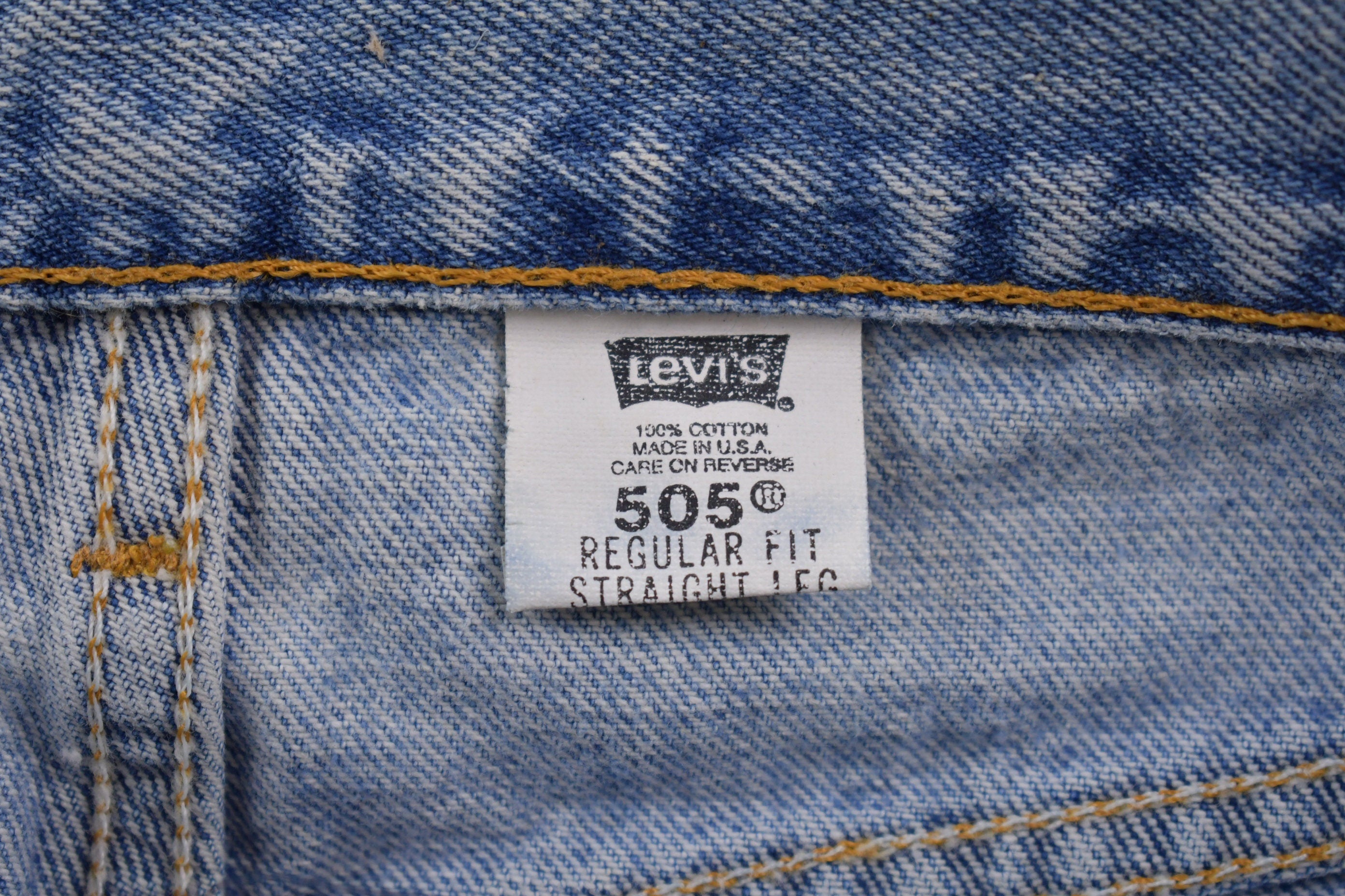 Vintage 1990s Levi's 505 Red Tab Jeans Size 32 x 30