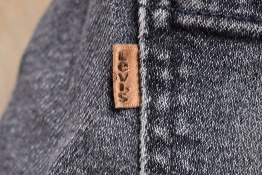 Vintage 1990s Levi's 546 Brown Tab Relaxed Fit Jeans Size 35 x 30