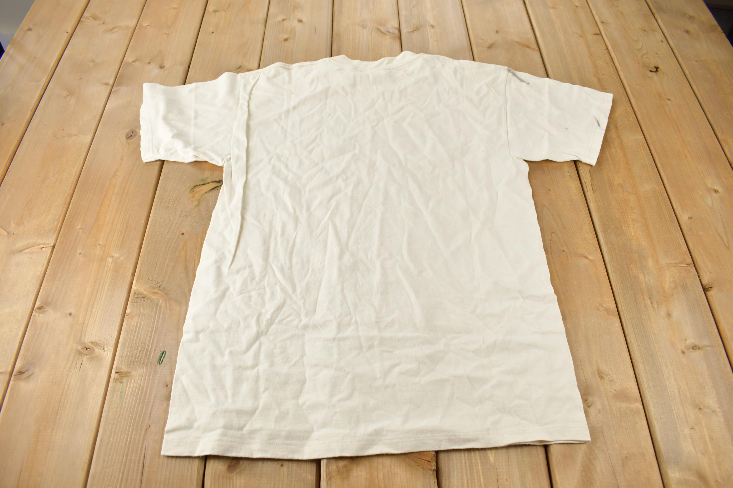 Vintage 1990s Sam Lu Wolf Graphic T Shirt Size Large