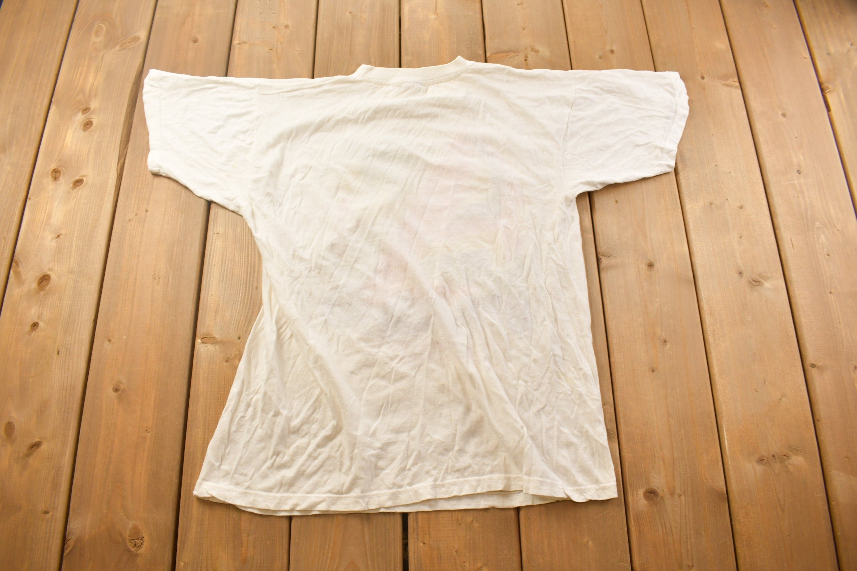 Vintage 1990s Island Sea's Resort Bahamas T-Shirt