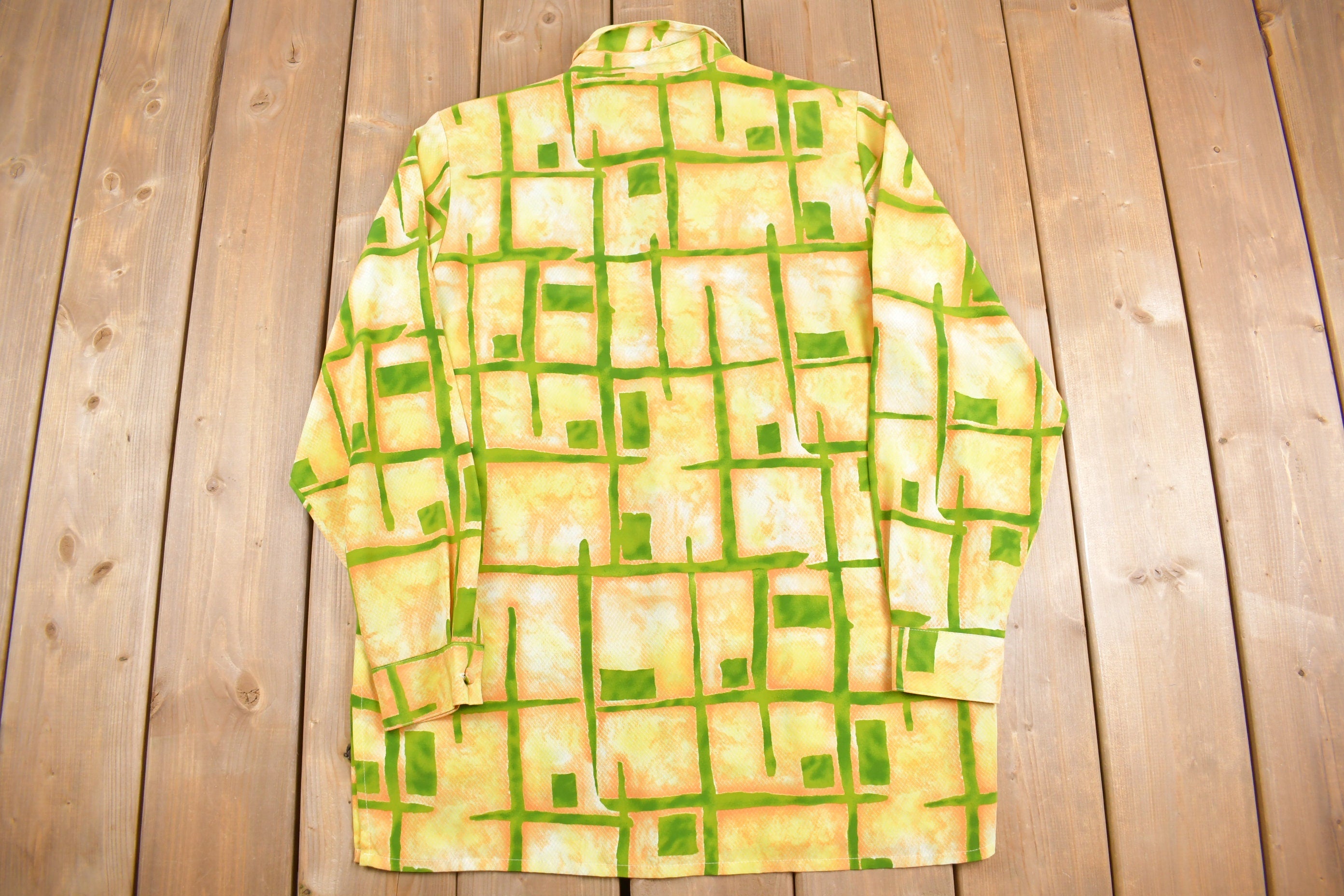 Vintage 1980s Beverly Rose Polyester Button Up Shirt