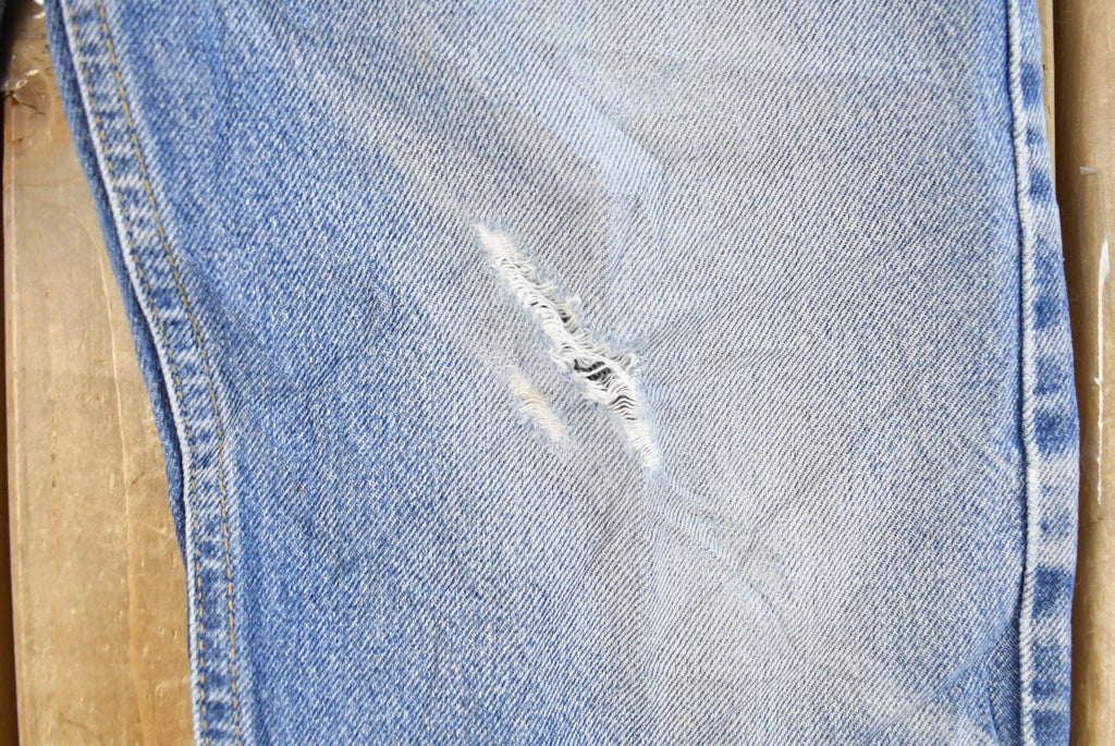 Vintage 1990s Levi's 505 Regular Straight Fit Denim Blue Jeans Men's 32 x 32 / 90s Levi's / Streetwear