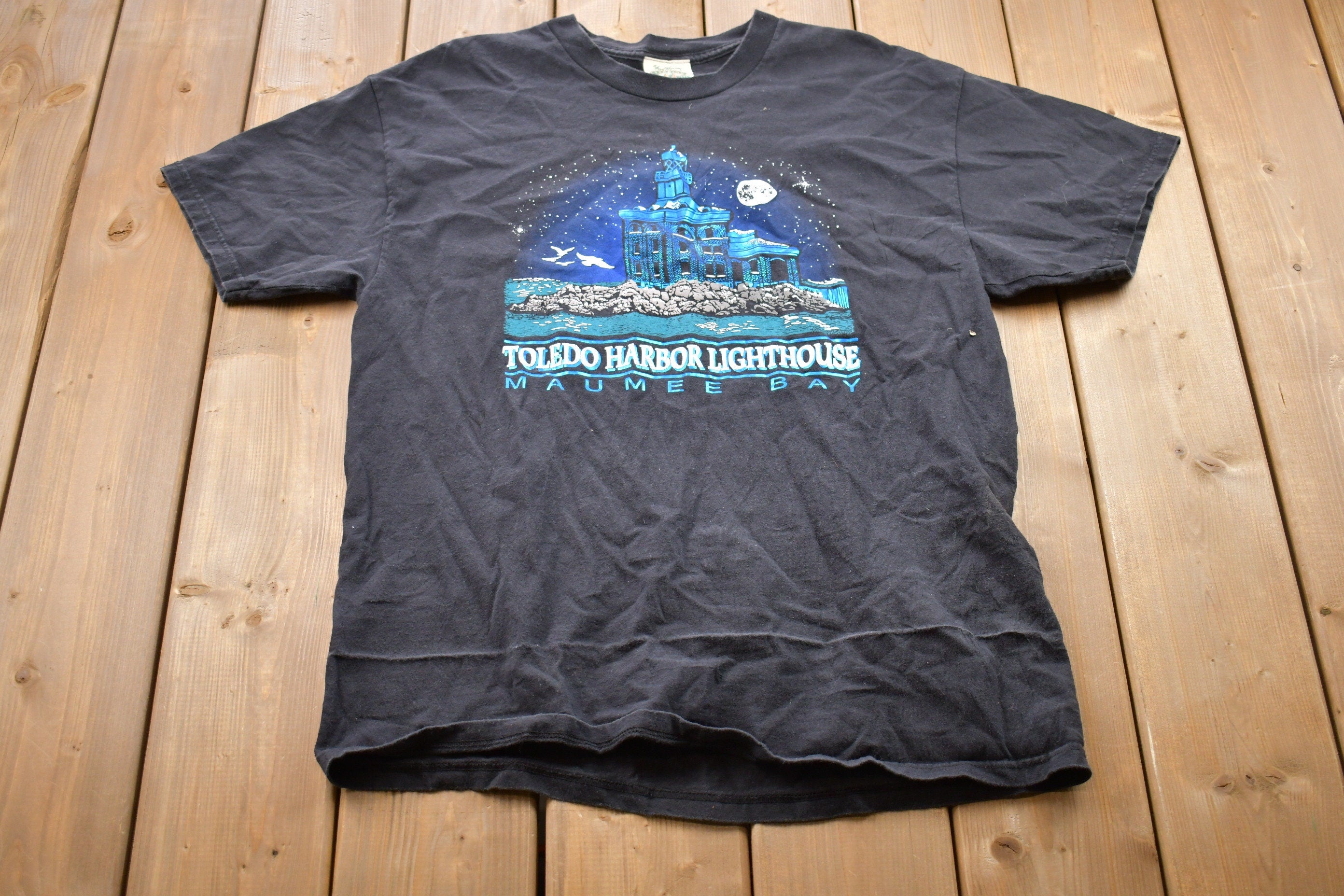 Vintage 1990s Toledo Harbor Lighthouse Maumee Bay Graphic T-Shirt