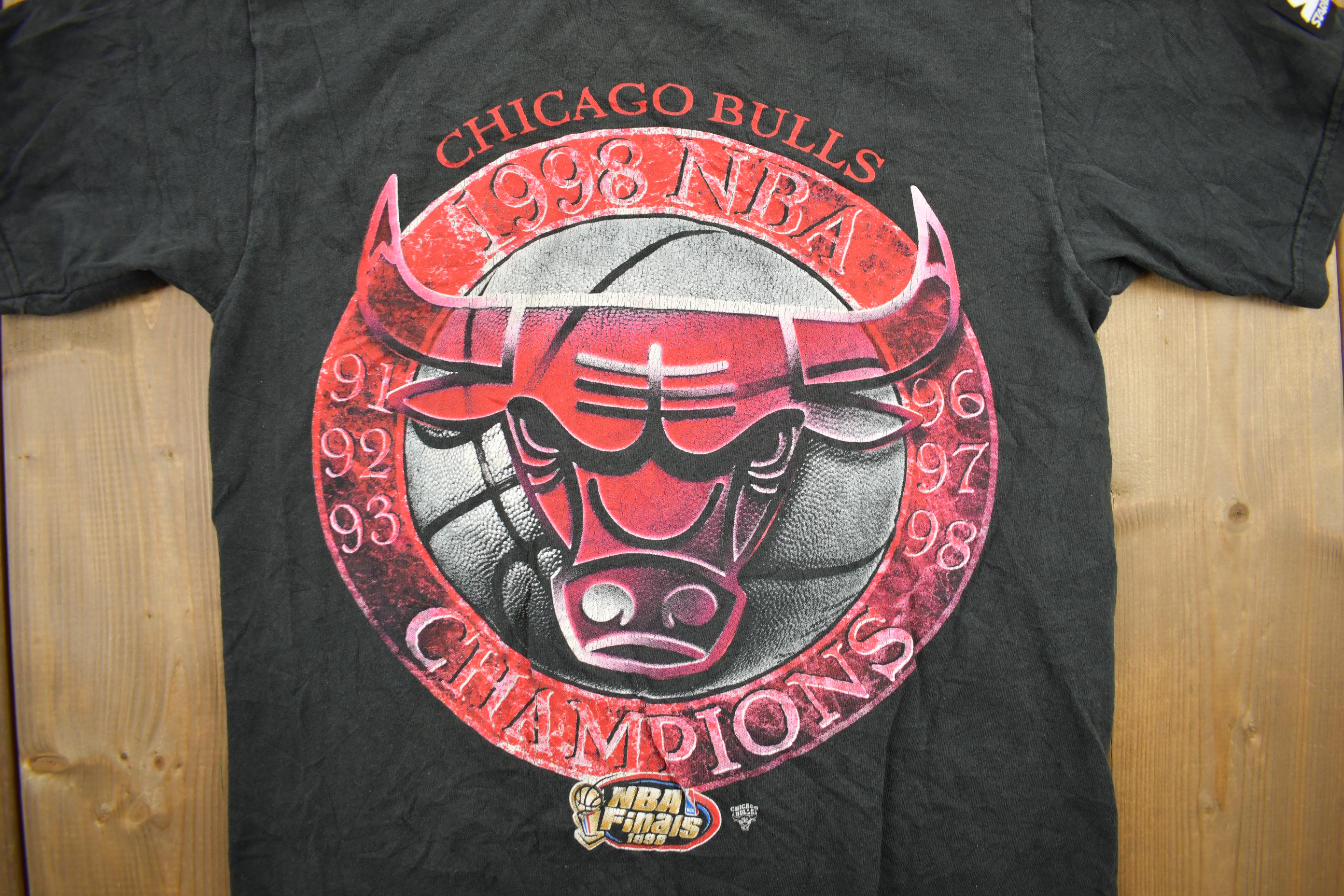 Vintage 1998 Chicago Bulls 6 Time NBA Champions Starter T-Shirt