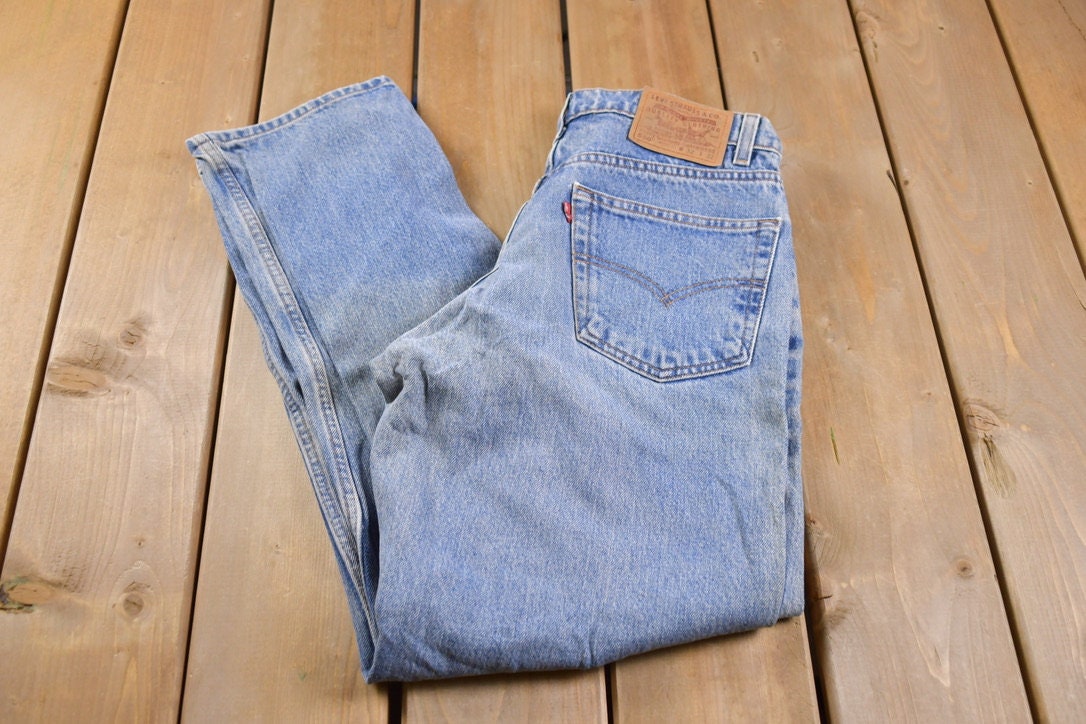 Vintage 1990s Levi 550 Red Tab Jeans Size 31 x 30