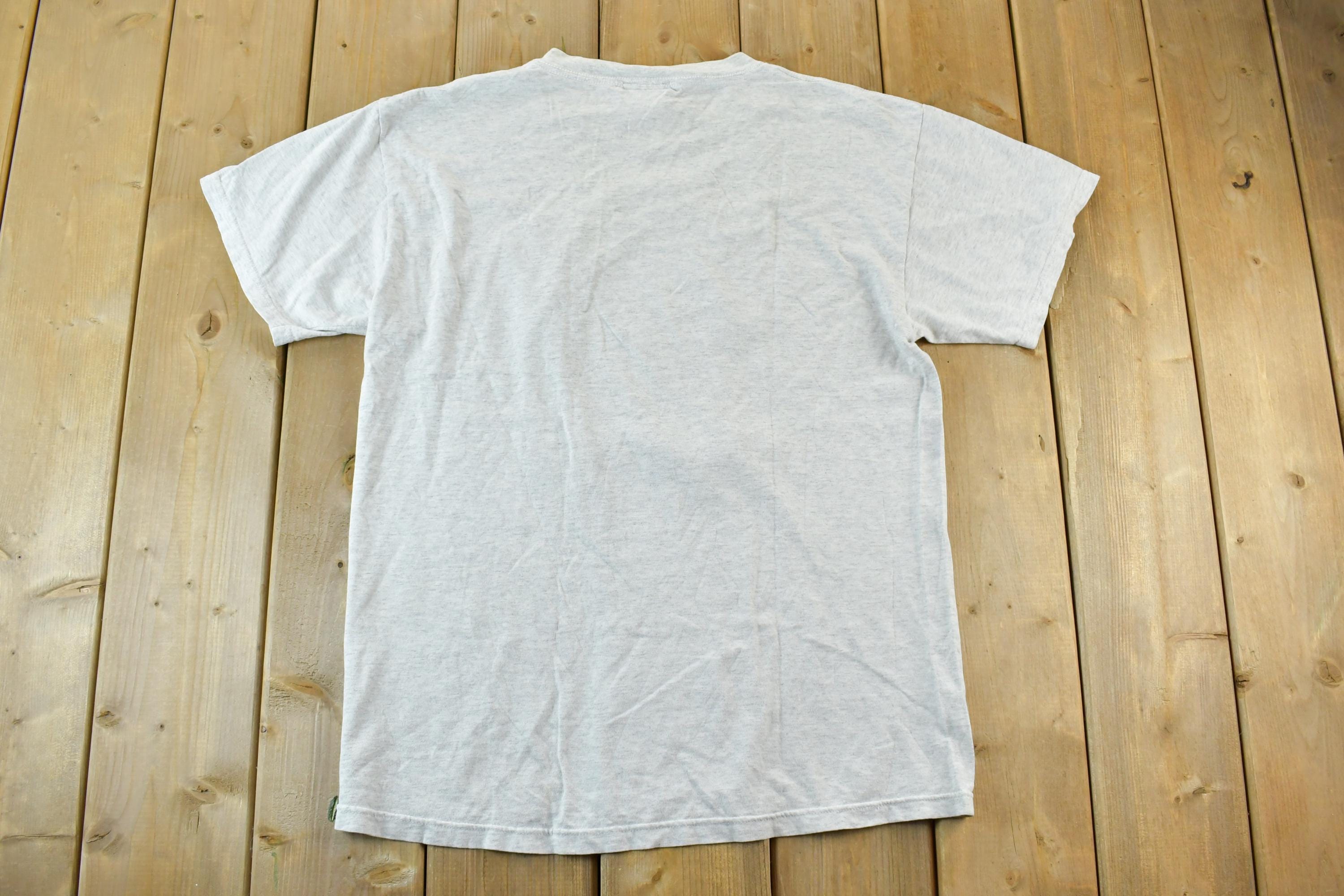 Vintage 1990s Black Wolf Lodge Single Stitch T-Shirt