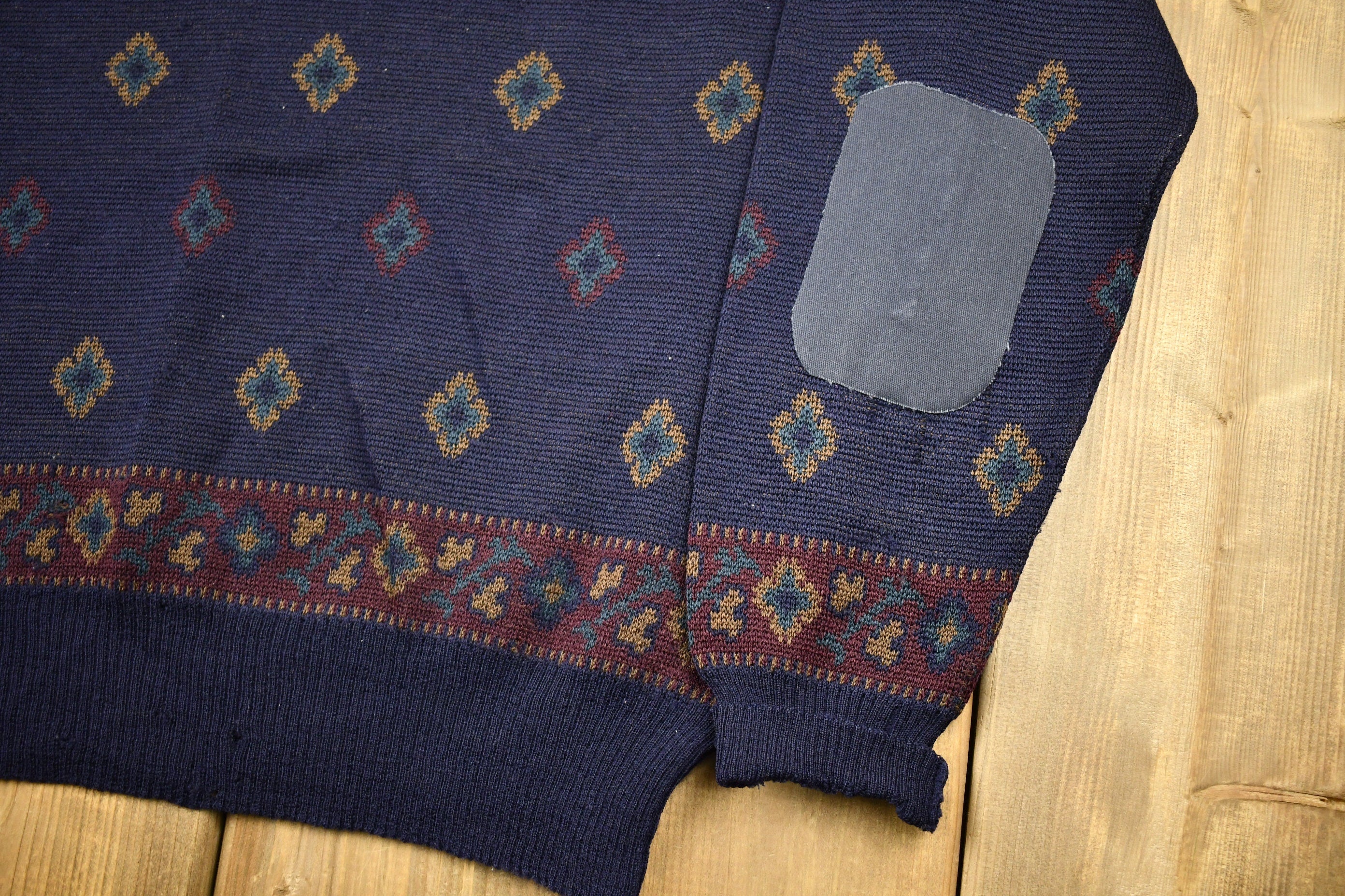 Vintage 1980s Tricots St. Raphael Pure New Wool Knitted V Neck Sweater