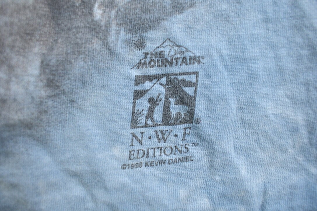 Vintage 1990s Graphic Majestic Wolves T-Shirt