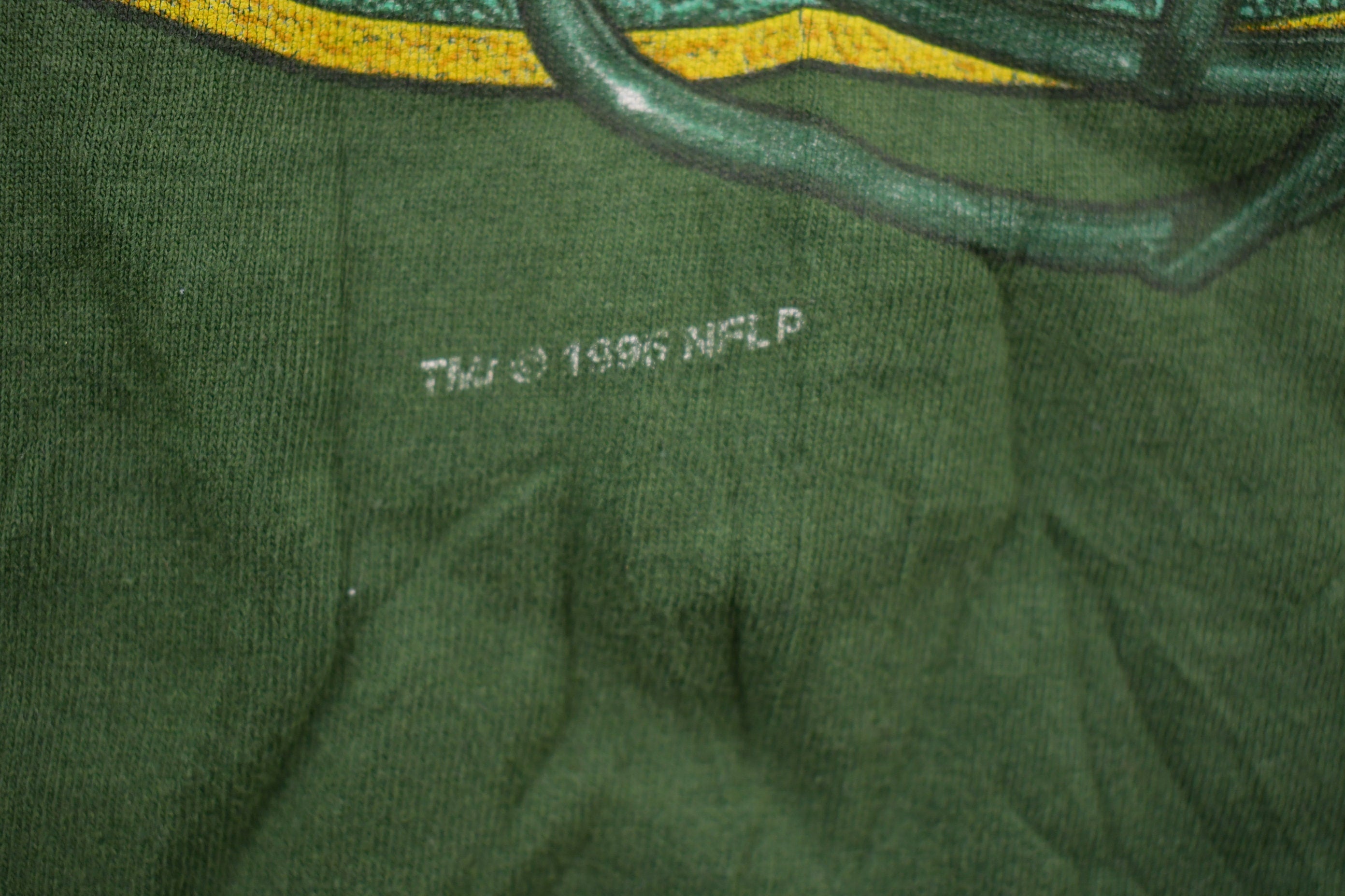 Vintage 1996 Pro Player Green Bay Packers NFL Graphic T-Shirt