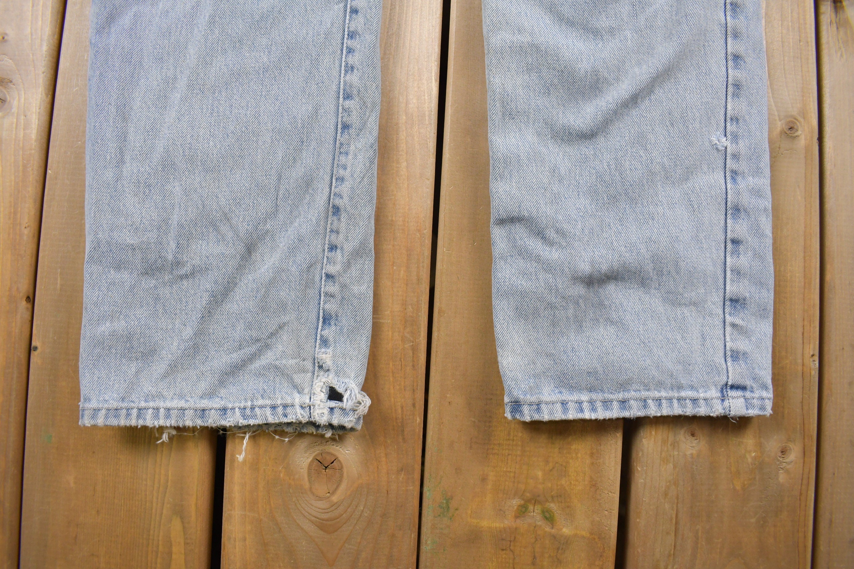 Vintage 1990's Guess USA Light Wash Blue Jeans 29 x 29