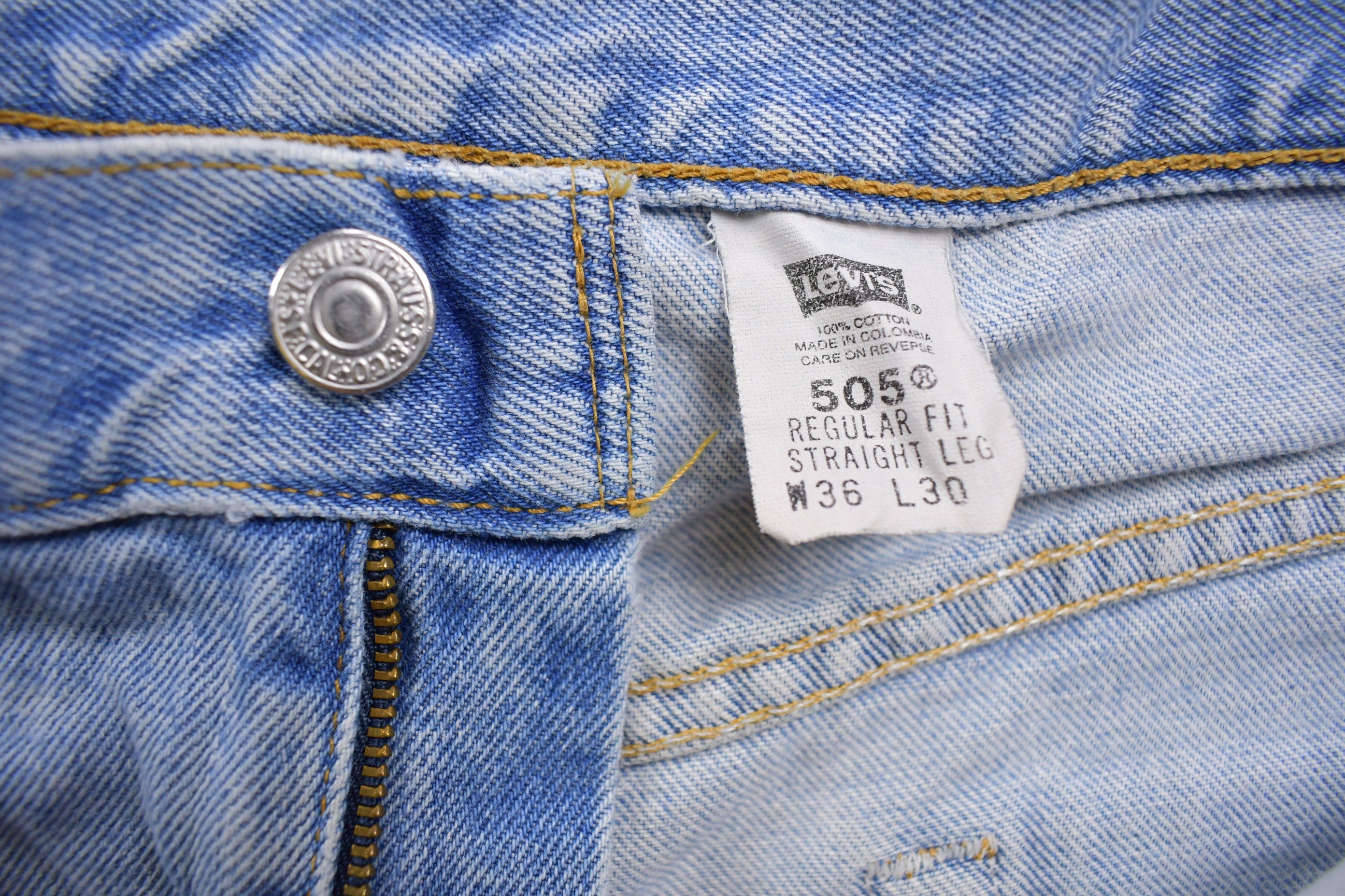 Vintage 1990s Levi's 505 Red Tab Chopped Denim Jeans Size 32 x 27