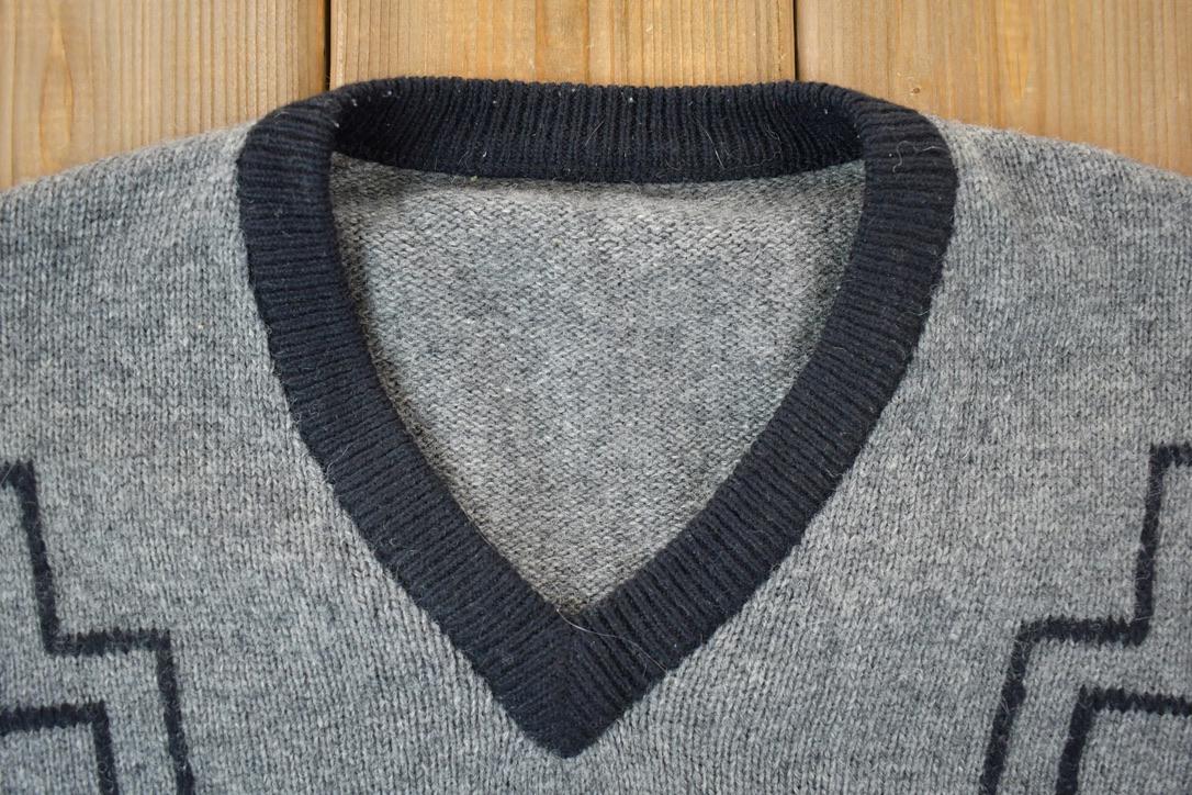 Vintage 1990s Knit V Neck Sweater / 90s Crewneck / Made In USA / Preppy