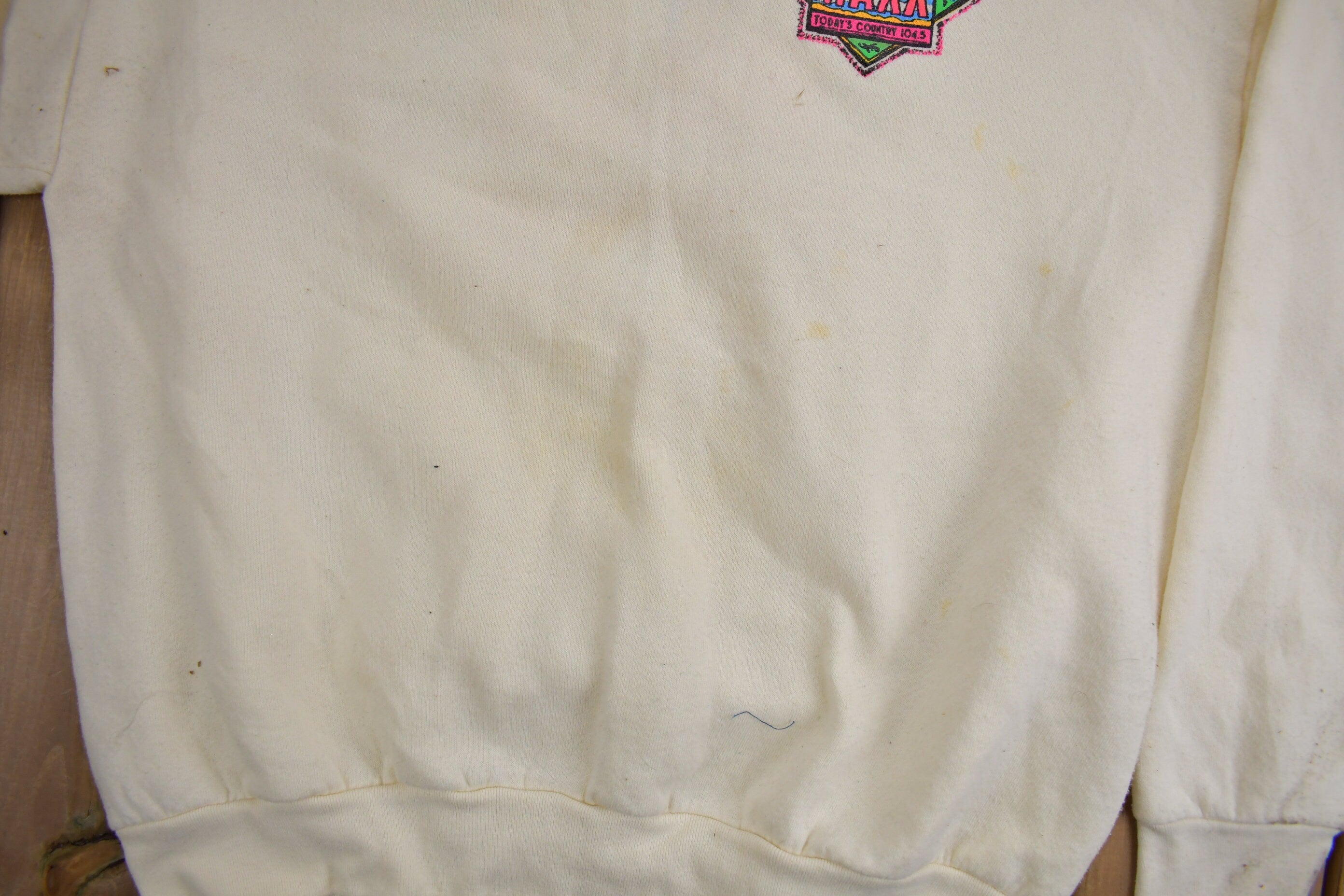 Vintage 1990s WAXX Todays Country 104.5 Crewneck Sweatshirt
