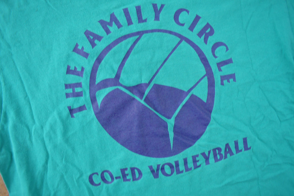 Vintage 1990s The Family Circle Co-Ed Volleyball Single Stitch Graphic T Shirt Made In Canada Size L