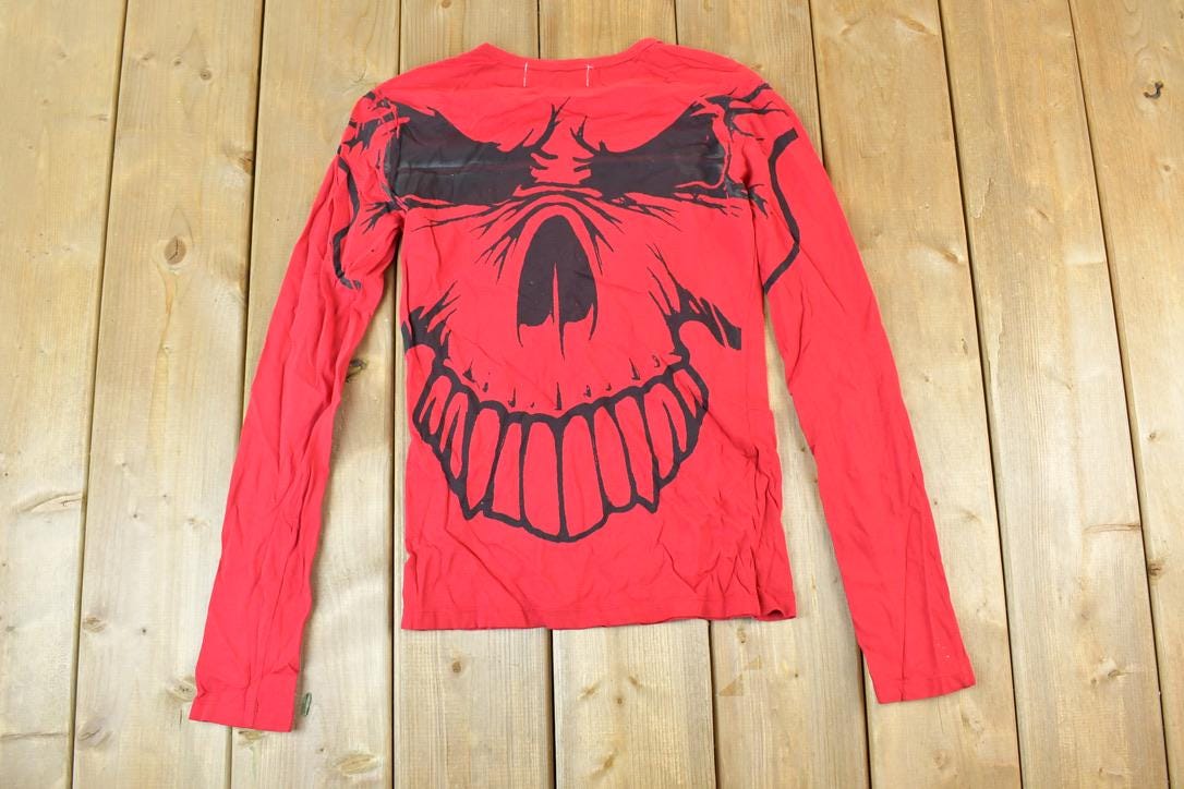Women Vintage Vigoss Y2K Rocker T-Shirt / Vigoss Grunge Skull Print / Contrast Stitch / Internet Famous Clothing / Over Dyed