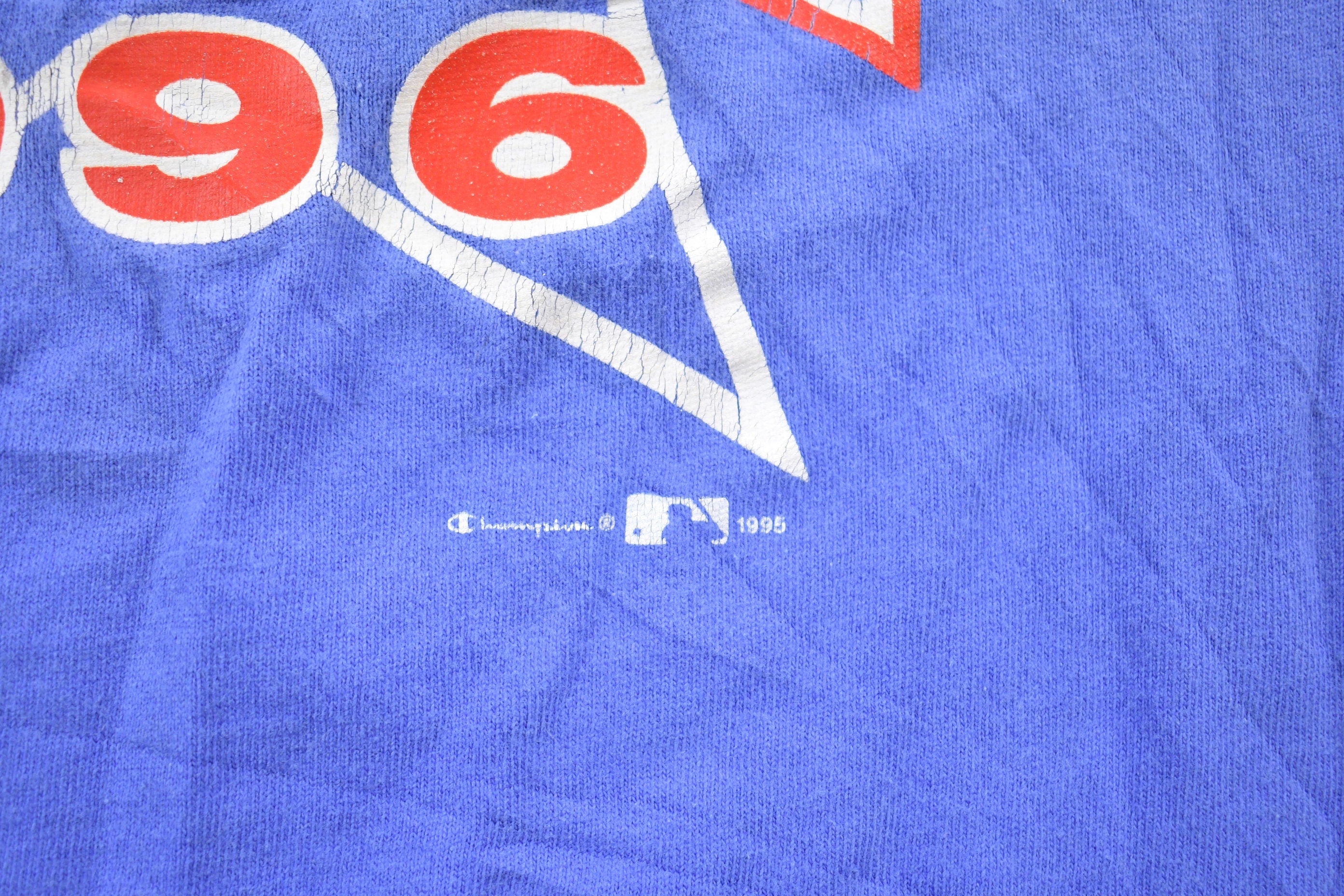 Vintage 1996 Champion Philadelphia Phillies Graphic T-Shirt