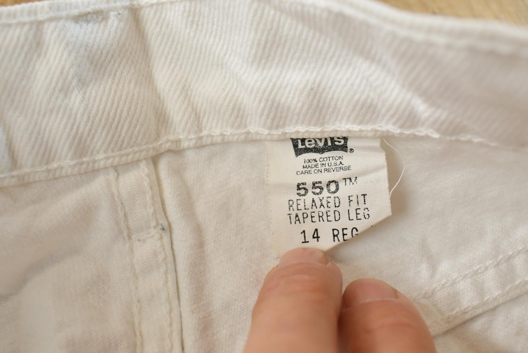 Vintage 1990s Levi's 550 Relaxed Fit Tapered Leg Denim White Jeans Size 22 x 24.5 / 90s Levi's / Made in USA / Streetwear