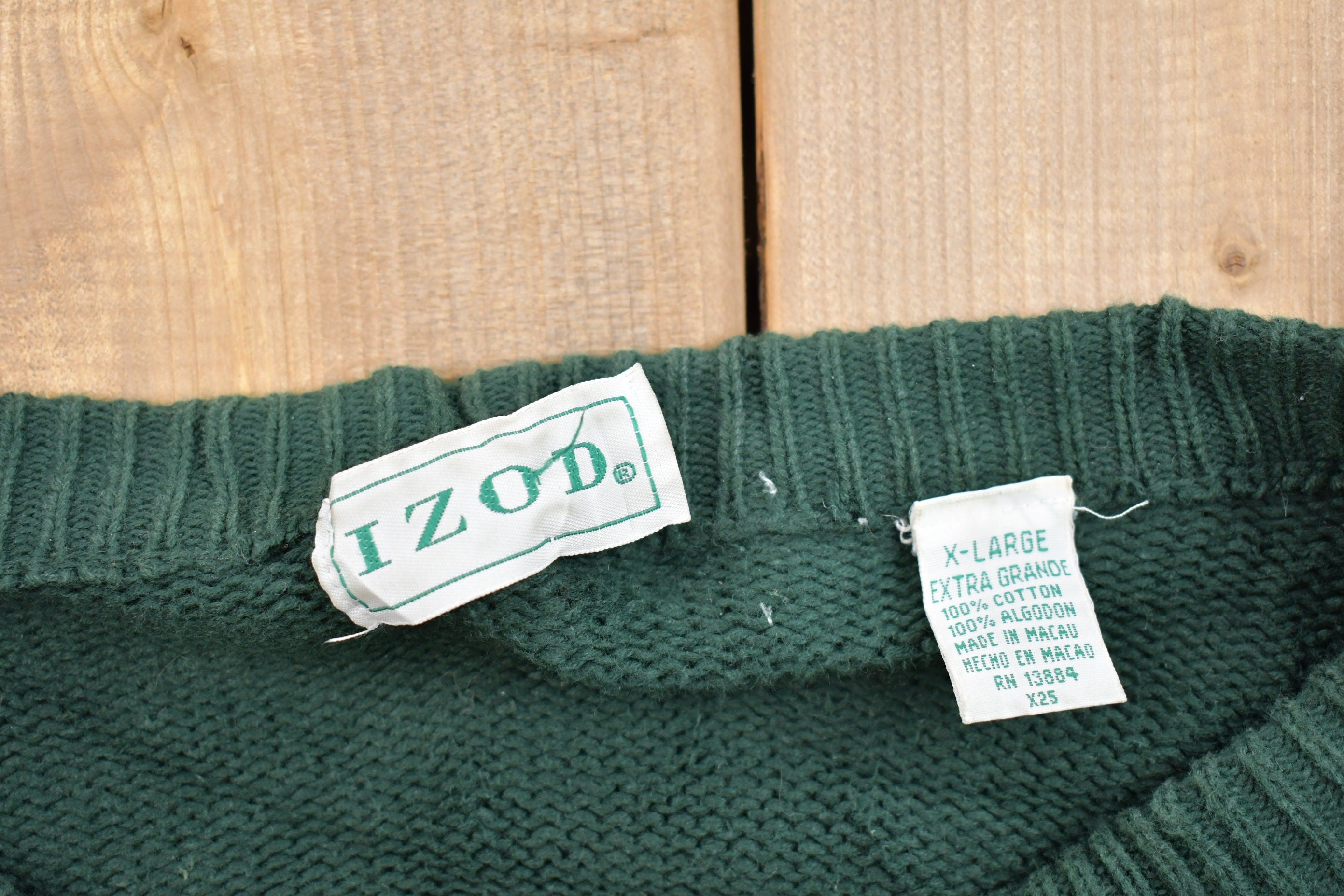 Vintage 1980s IZOD Golf Embroidered Knitted Sweater