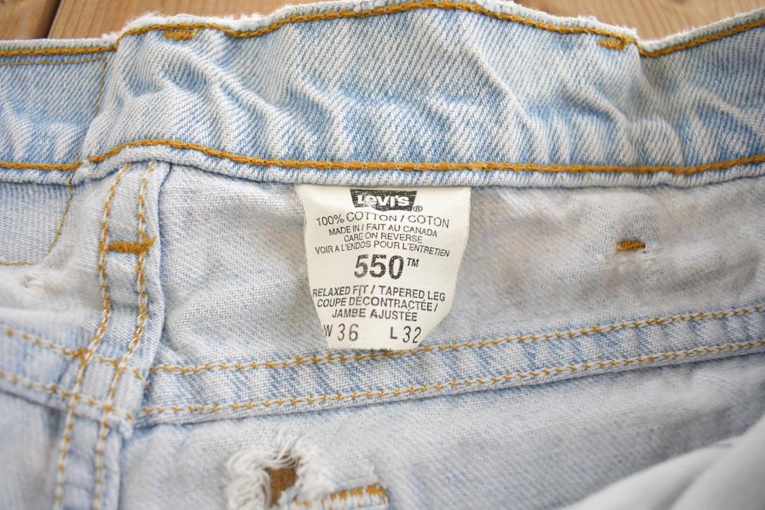 Vintage 1990s Levi's 550 Relaxed Fit Jeans Made In Canada Size 36x32