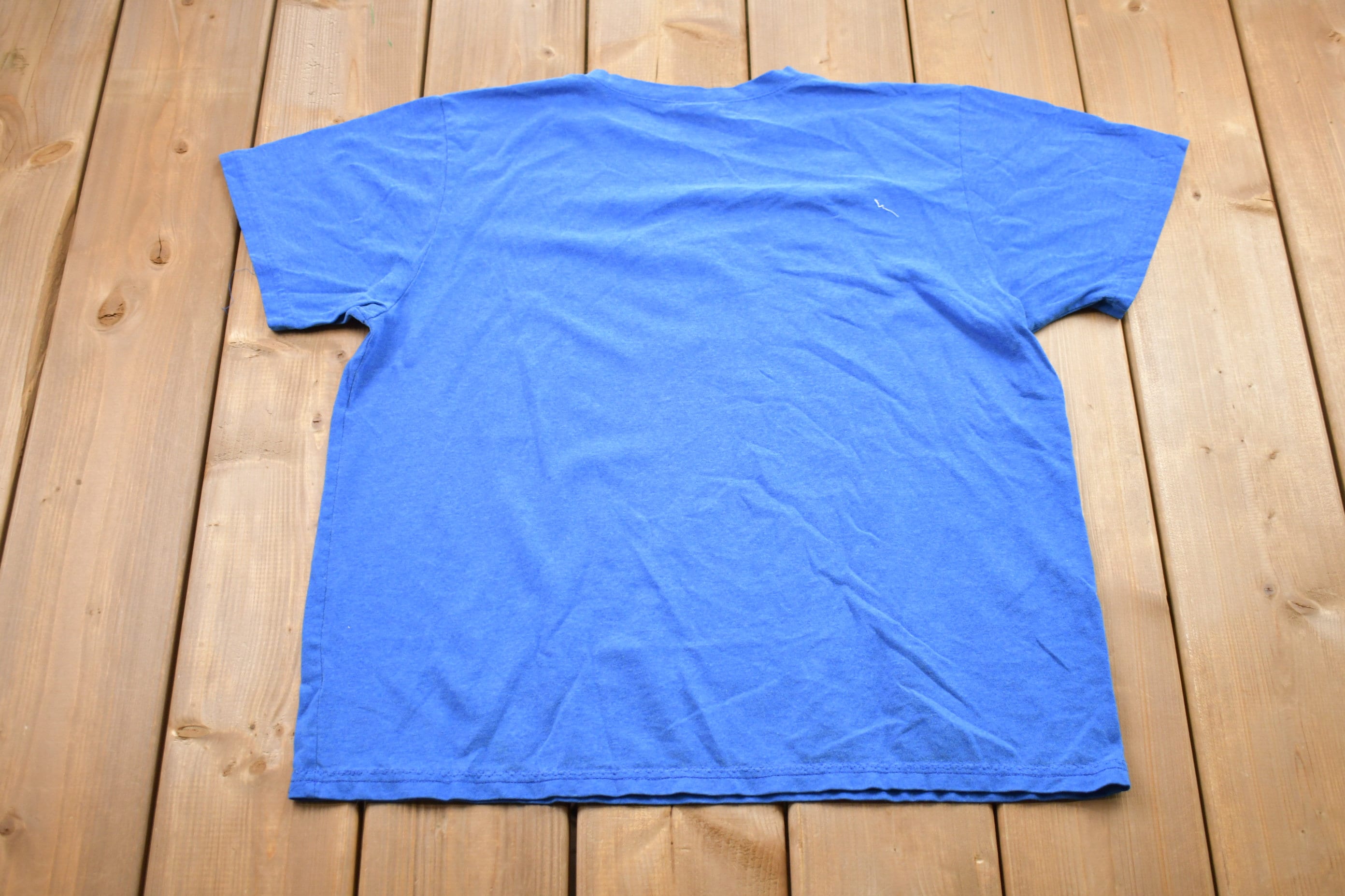 Vintage 1990s Lilies Embroidered Graphic T-Shirt