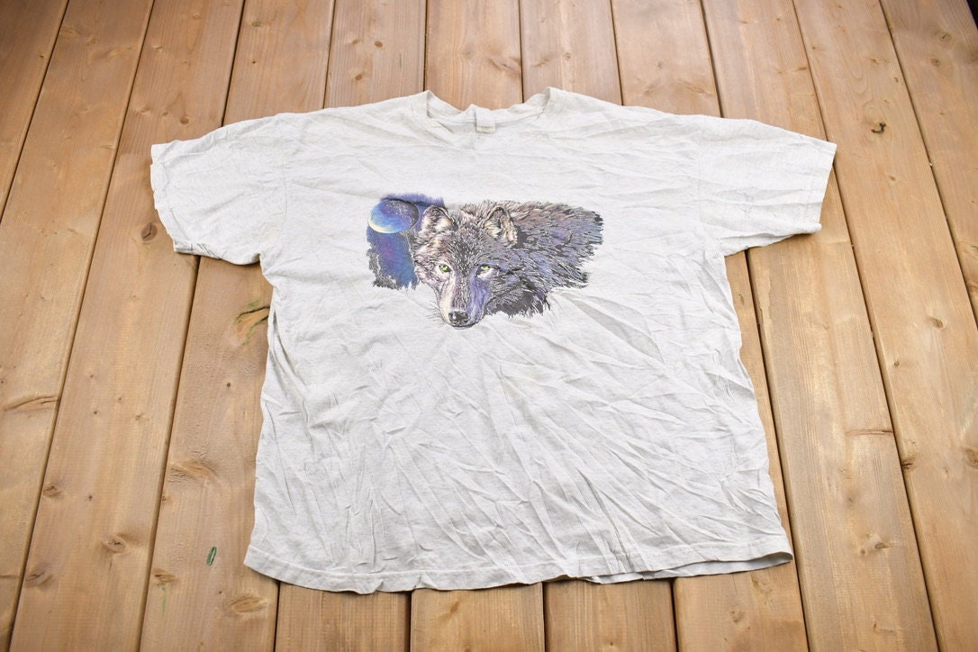 Vintage 2000s Global Impressions Wolf Theme Graphic T-Shirt